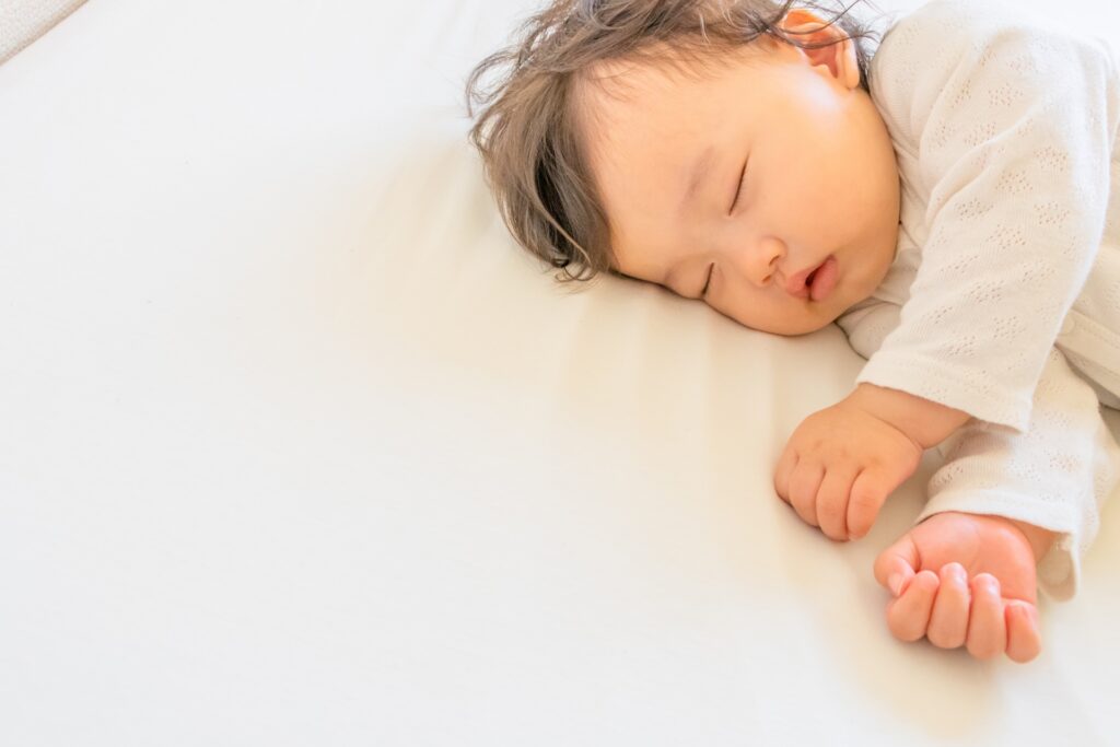 赤ちゃんが寝ている│仙台市若林の女性専門マハリク鍼灸院│生理痛・マタニティ・更年期